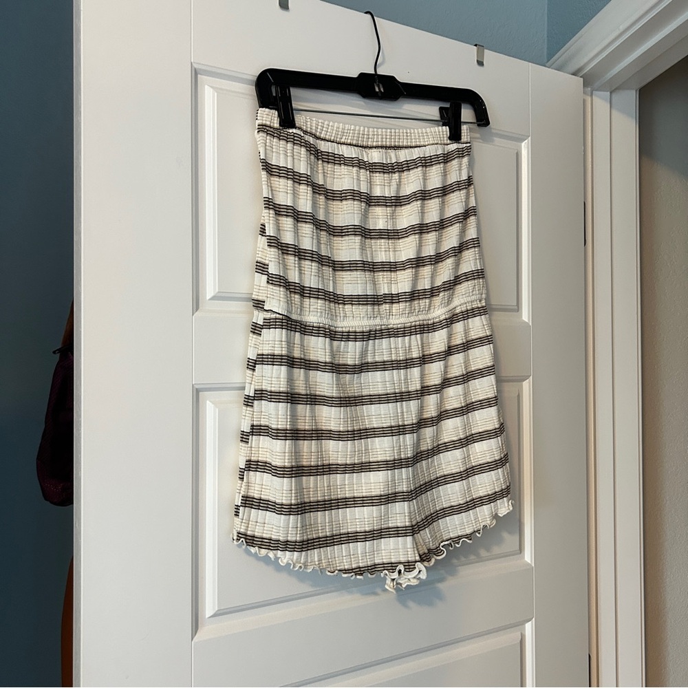 BILLABONG Romper Ribbed Cream and Black Strapless Shorts Swim Coverup - S